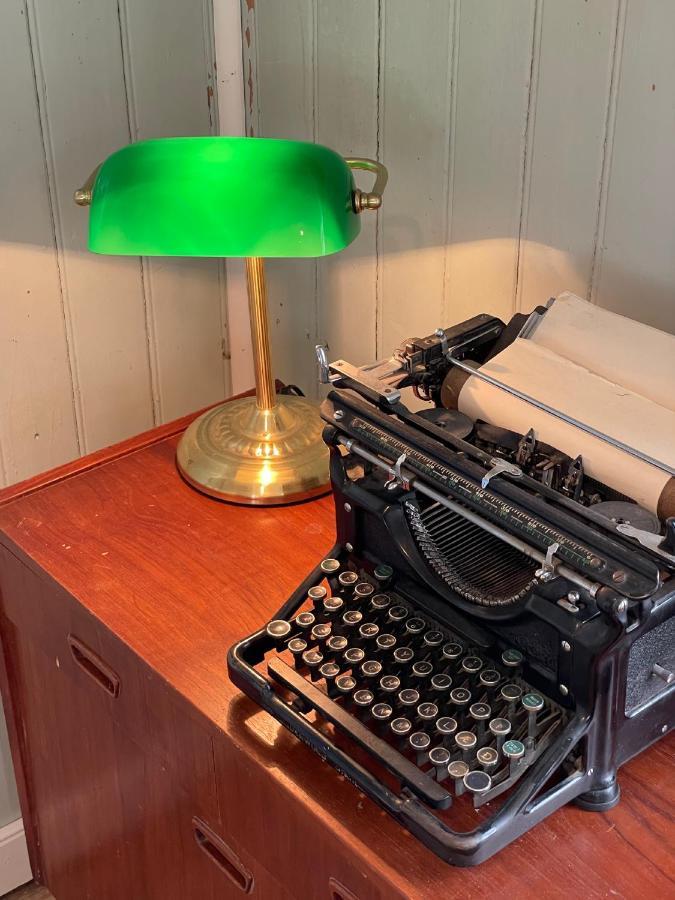 The Old Bookstore Flateyri エクステリア 写真